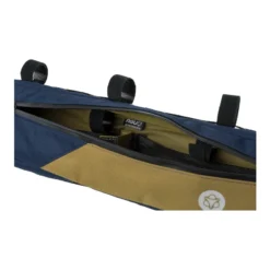 Borsa Orizzontale Al Telaio Bikepacking AGU VENTURE 3 Litri Blu SMALL 9 Borsa Orizzontale Al Telaio Bikepacking AGU VENTURE 3 Litri Blu SMALL -Vendite Velo Passione borsa orizzontale al telaio bikepacking agu venture 3 litri blu 3